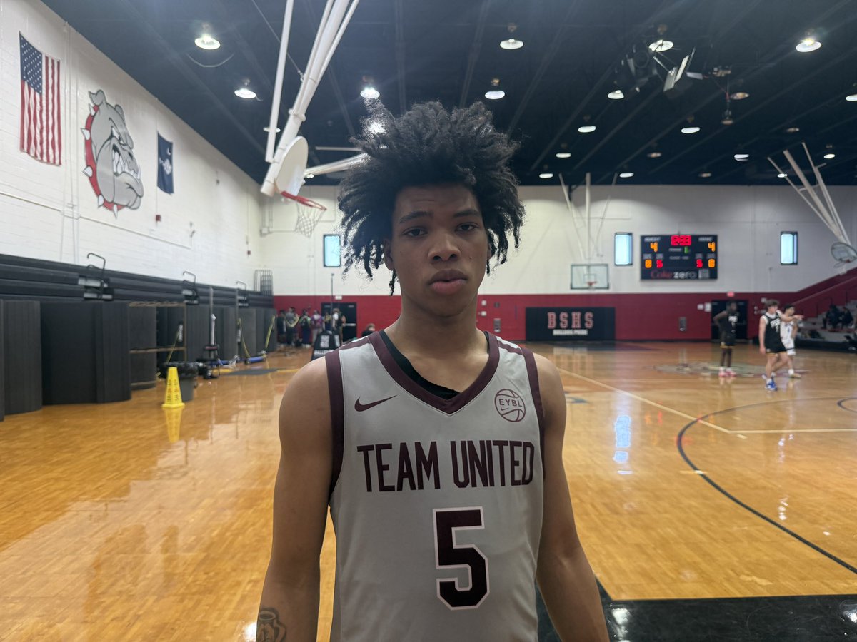 TriHoopsNet's tweet photo. After averaging 30.0 PPG and leading Huss to a state championship, 6’2 2028 Jaleel Smith (Team United 2028) carried that momentum right into game one. Dynamic scoring guard that got to his spots, played with confidence, and showed the ability to create offense while staying in control. @JaleelSmith24