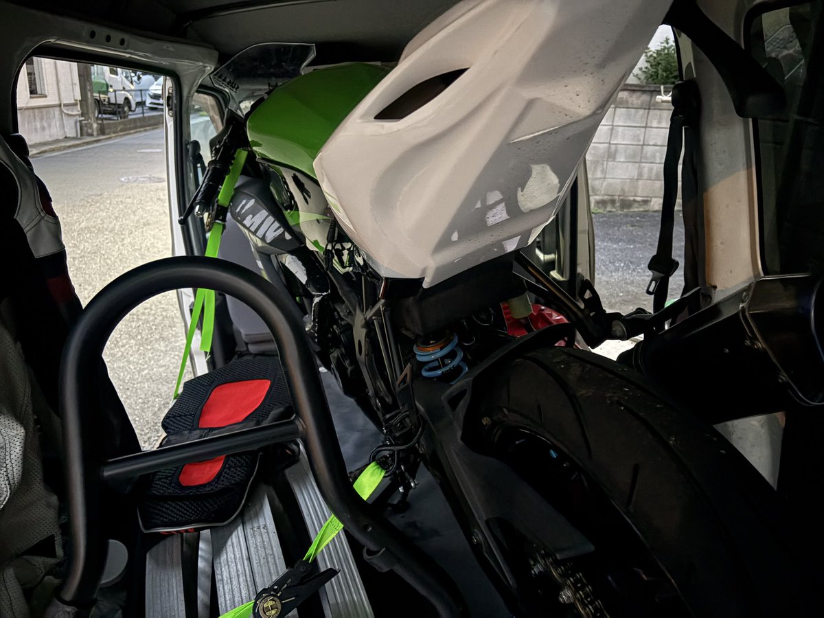 くまクマ tweet media