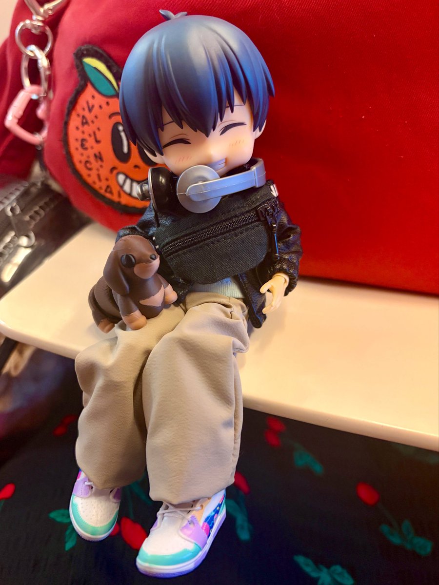 tortitadecereza's tweet photo. Baby got a pet 💙🌱 https://t.co/HYCCV3CLFC