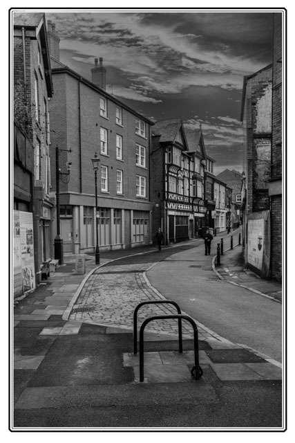 photos_dsmith's tweet image. #Stockport #town #centre around lower #hillgate is an area with a rich #history of supporting #localbusiness #owners, #shops and #businesses of the #NorthWest. Shot using @UKNikon in #blackandwhite by a local #photographer #streetphotography #photography #blackandwhitephotography