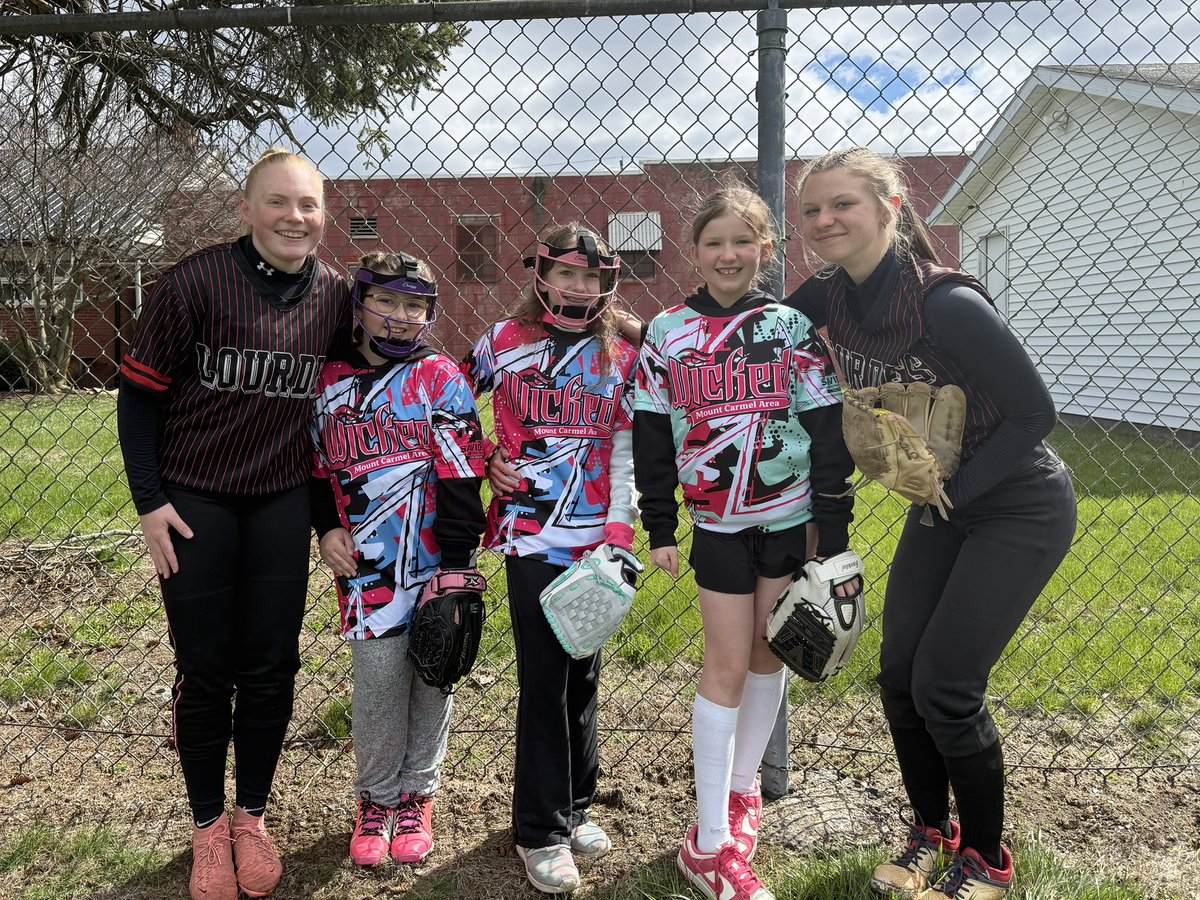 OLOLRedRaiders's tweet photo. Thank you to the youth softball players who came out to our inaugural Youth Day prior to the softball team’s home contest against Southern Columbia on Saturday!! 🥎

The Lady Red Raiders appreciate the support and hope to see you on the same field in the near future! https://t.co/sTeMmHvZEM