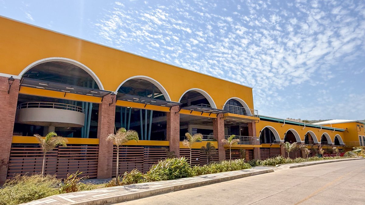 ¡Aquí se cocina un nuevo ícono turístico para el Atlántico! 🍽️🇮🇩

El Mercado de la Sazón avanza en su fase cumbre para ser entregado pronto. Ya tiene un 7️⃣0️⃣ % de sus espacios en gestión comercial y comienzan a tomar forma sus cocinas, artesanías y experiencias culturales.
