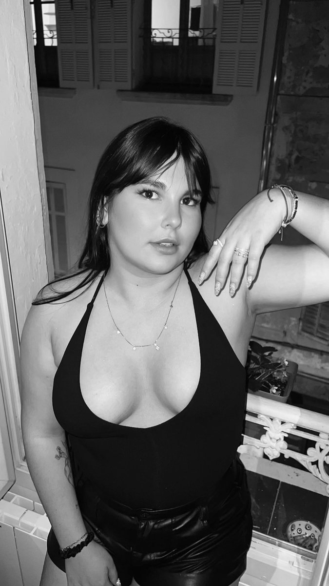 ReineMallau1505's tweet photo. Tu ne peux pas me résister 🤫🤫 https://t.co/PiIsUr532W