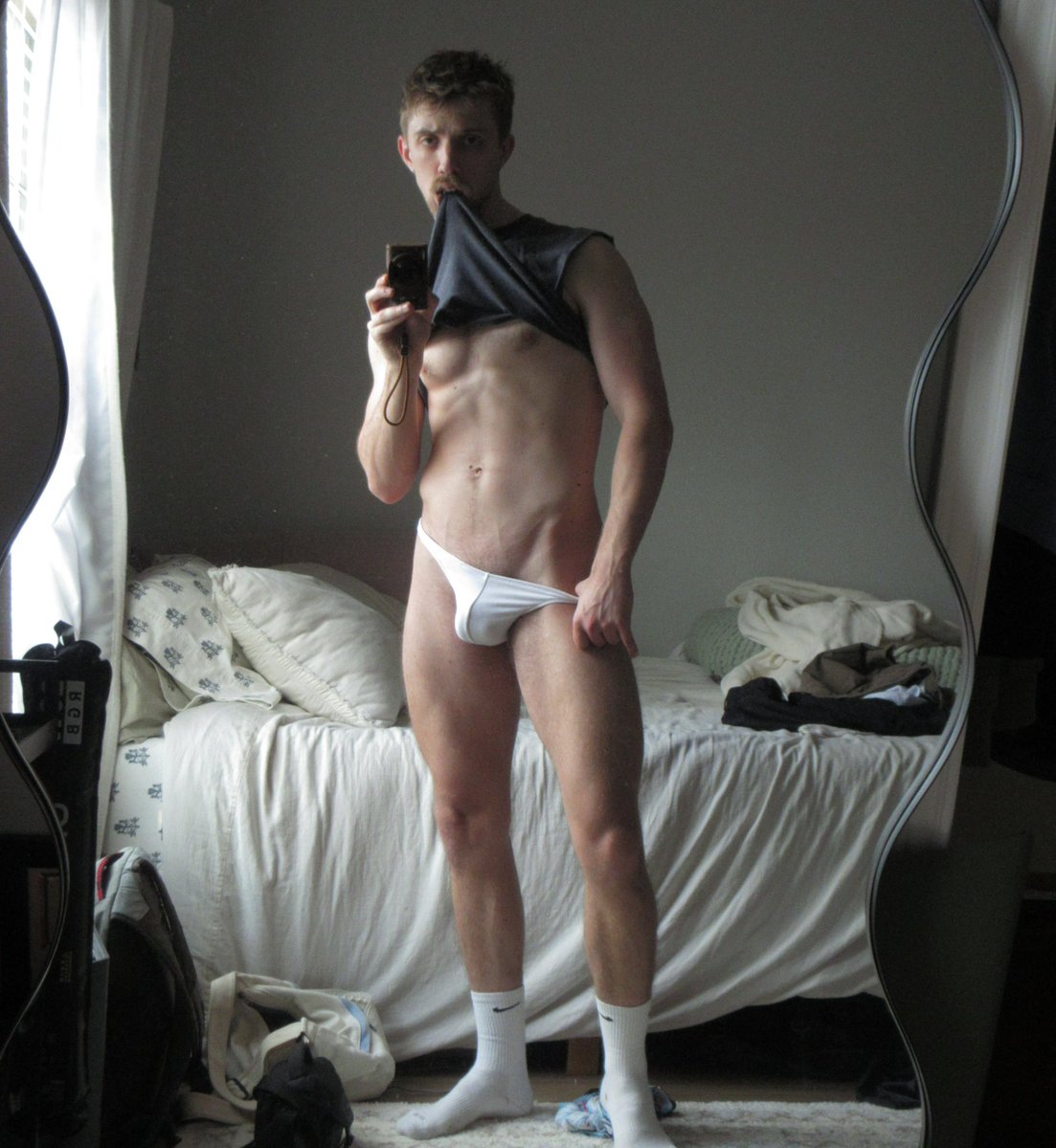 tonedstoner's tweet photo. quad pump // glute pump https://t.co/6FQn2unFsm
