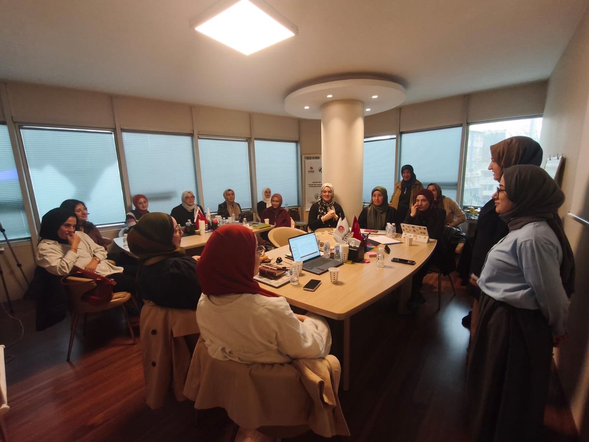 ikadder's tweet photo. Adaletin Sesi Projemizin Çalıştay programını tamamladık. 

Funda Akyol moderatörlüğünde Politika Metni Yazımı ve Sunum Teknikleri üzerine verimli bir gündü. 📝✨

Destekleri için @TC_icisleri ‘ne teşekkür ederiz! https://t.co/qkvlHvs2rV