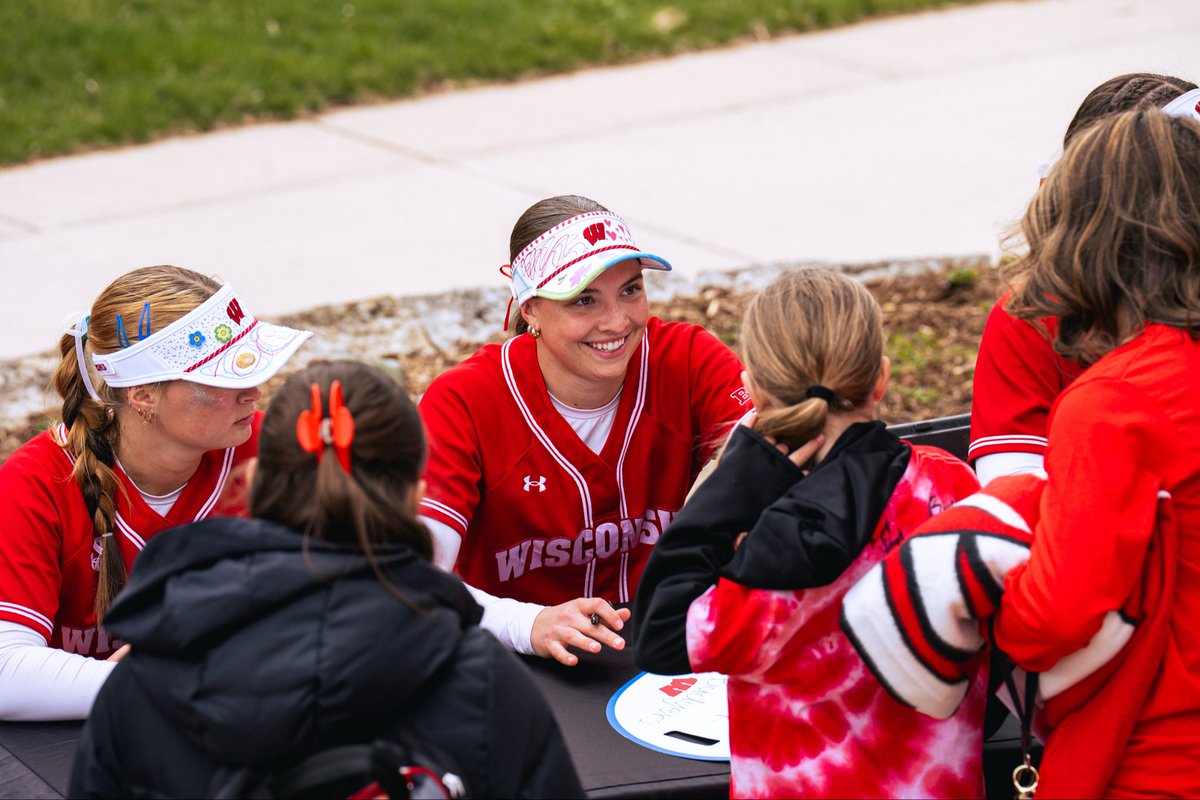 Wisconsin Softball tweet media