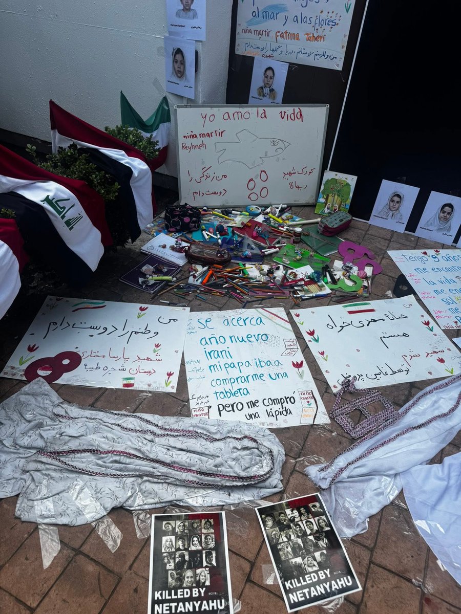 MEXICANOS SE SOLIDARIZAN CON EL PUEBLO DE IRÁN Y PROTESTAN  CONTRA EL ASESINATOS DE NIÑOS. 
Desde el inicio de la agresión militar de Estados Unidos e Israel contra Irán se han registrado al menos 220 menores de edad muertos, además de miles de niños heridos.

Integrantes de la