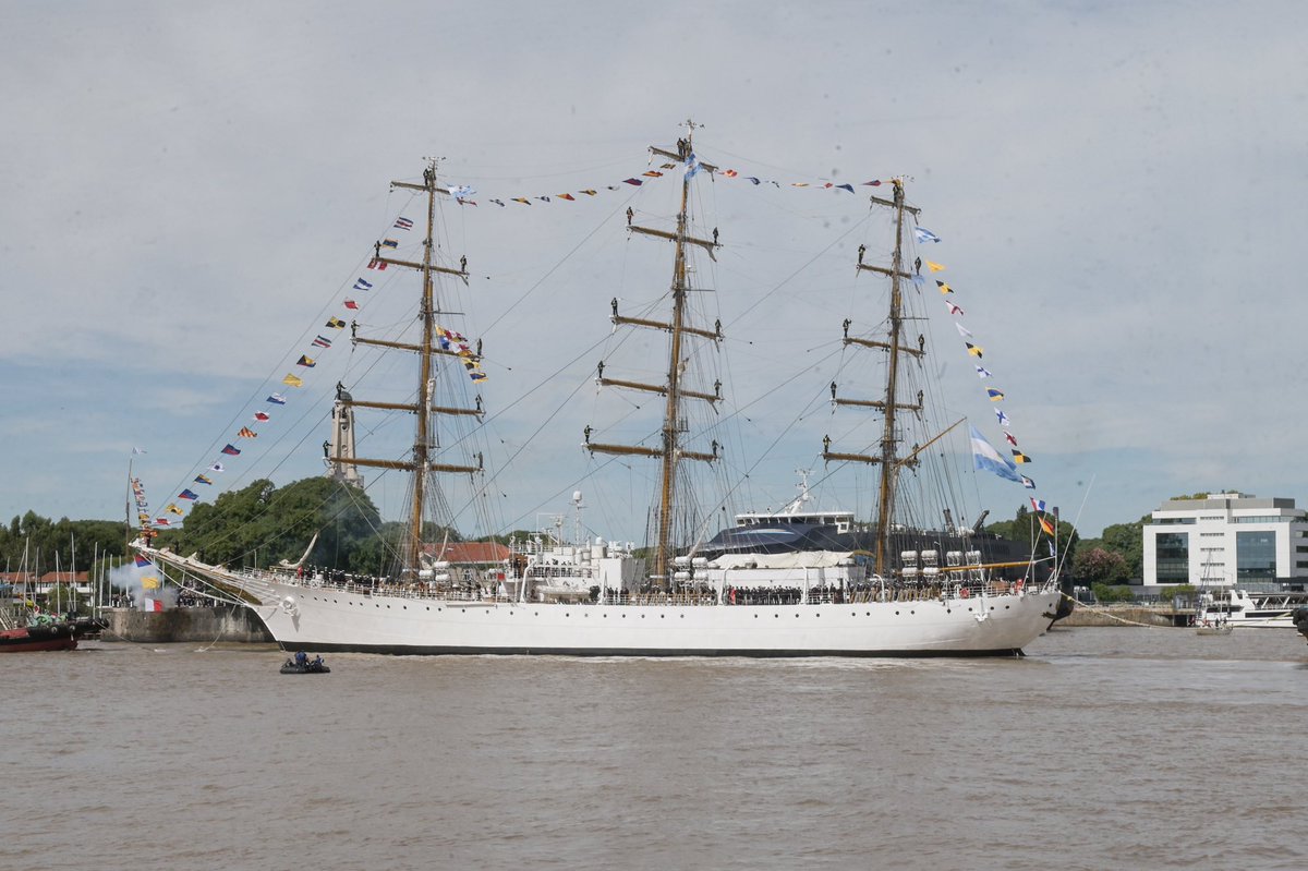 Ministerio de Defensa tweet media