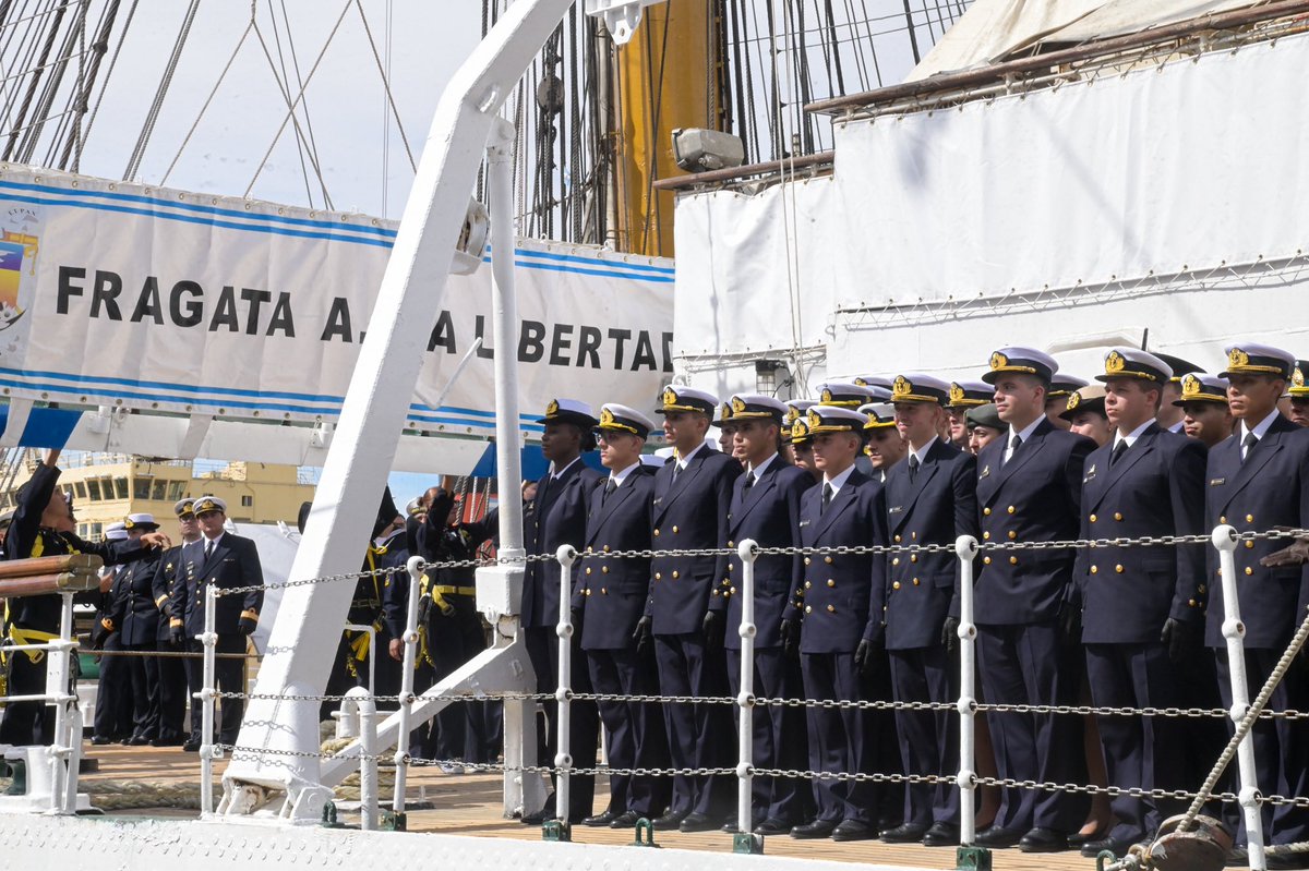 Ministerio de Defensa tweet media