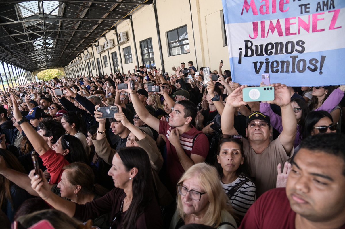Ministerio de Defensa tweet media