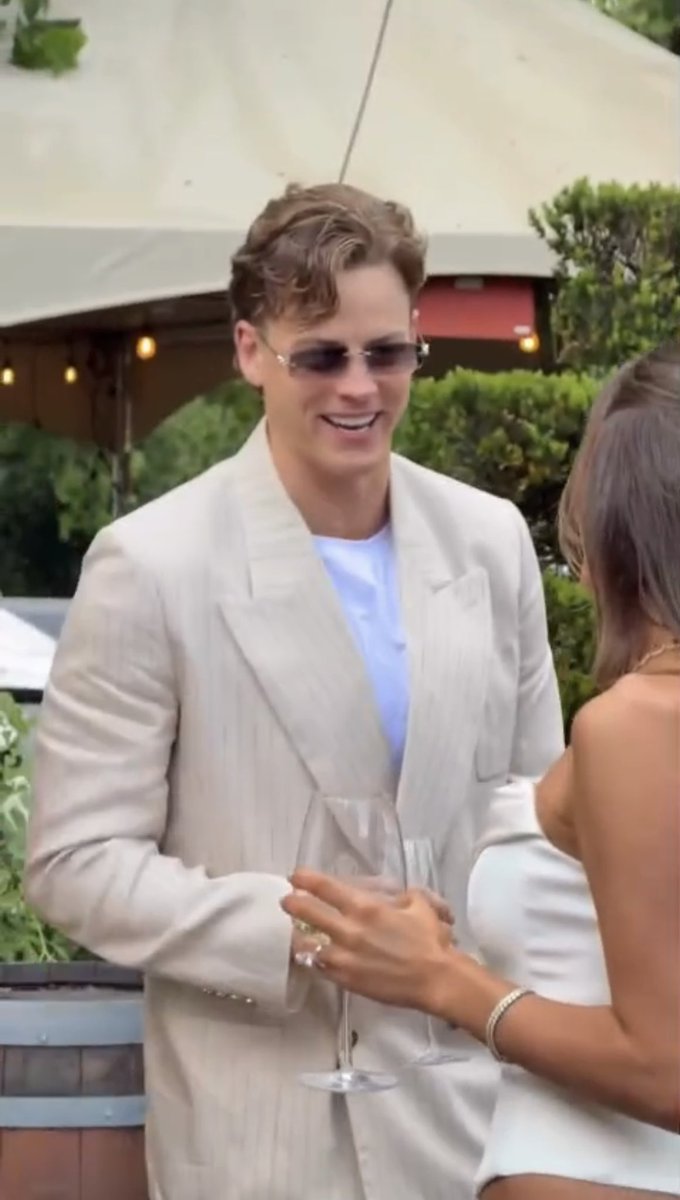 Jennife45487237's tweet image. I always see people say, Is Joe Burrow ever happy!! He's smiling here!!! (Joe attends Joey Bosa and Amanda Kassdikian's Wedding in California) 
#Bengals #RuleTheJungle #WhoDey