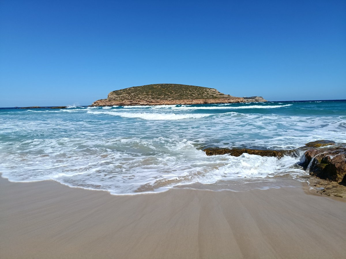 luciaibiza2's tweet photo. El mar me da la vida https://t.co/caWoihSuI0
