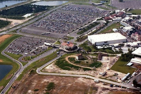 robbloomcw's tweet image. Aerial of Universal Studios Florida. Check out the Hard Rock and Psycho House. #90s