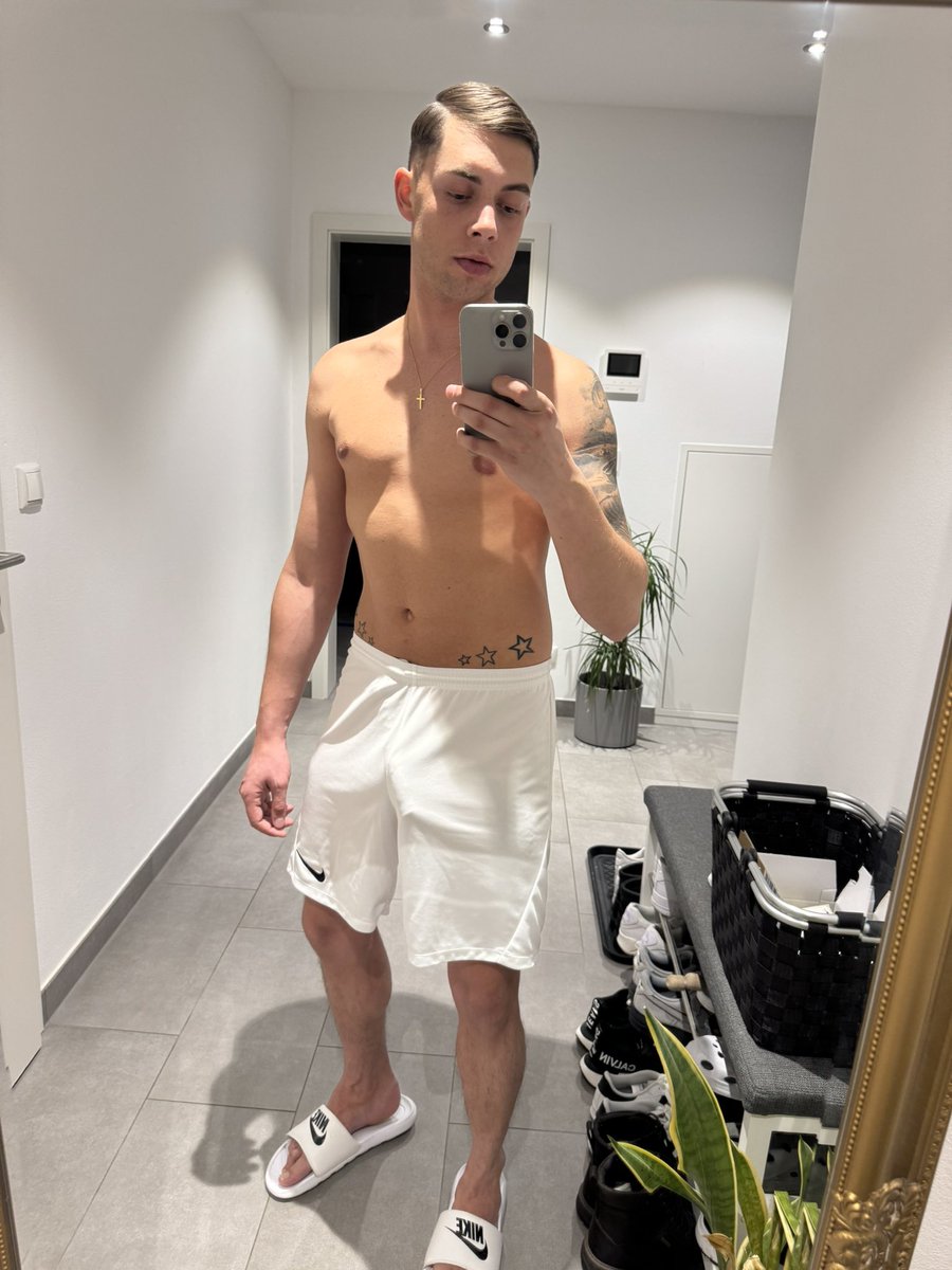 czboy26 tweet media