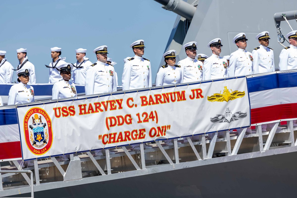 SurfaceWarriors's tweet image. #ChargeOn ⚓️⚔️
We welcome the @USNavy's newest commissioned warship, USS Harvey C. Barnum Jr. (DDG 124)!
📸 MC1 Tyrell Morris, MC1 Theoplis Stewart, &amp;amp; MCSN Oliver McCain Vieira
#USSHarveyCBarnumJr | #Warfighting | #Readiness | #Lethality
@SECNAV | @USMC | @USFleetForces