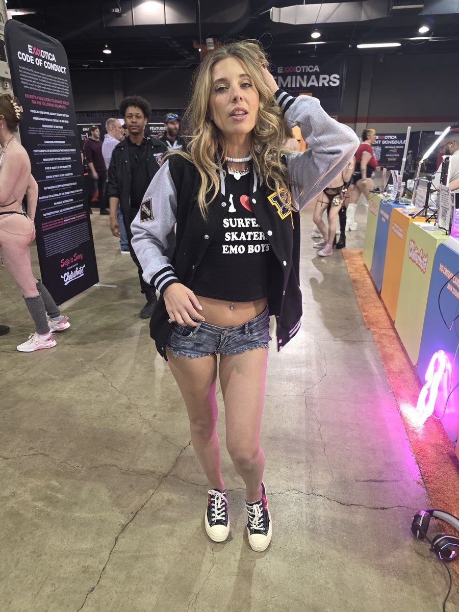 jay_man079's tweet image. pictures of @yourgirl_millie @EXXXOTICA #Chicago.