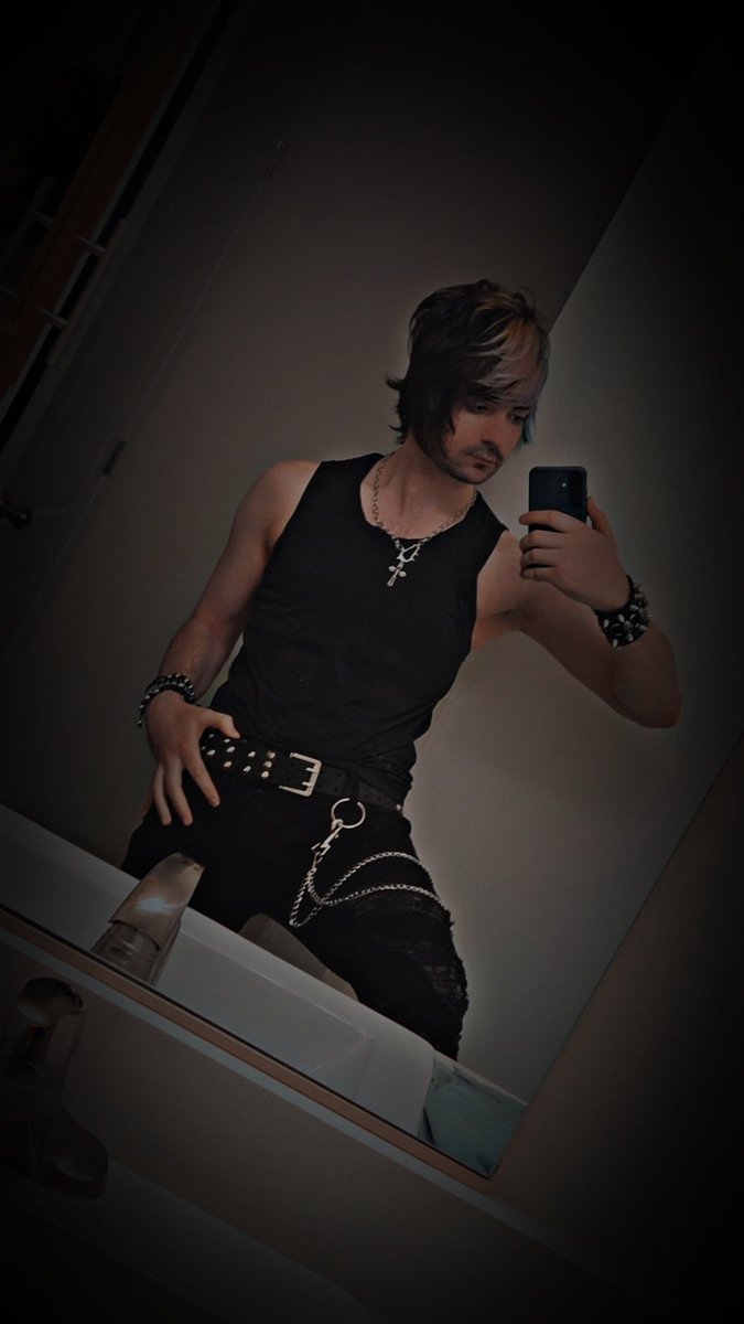 pupcheco's tweet photo. Haven't posted a selfie in forever
.
#emo #emohair #emofashion #emoguy #alt #altfashion https://t.co/6EsQdV6auJ