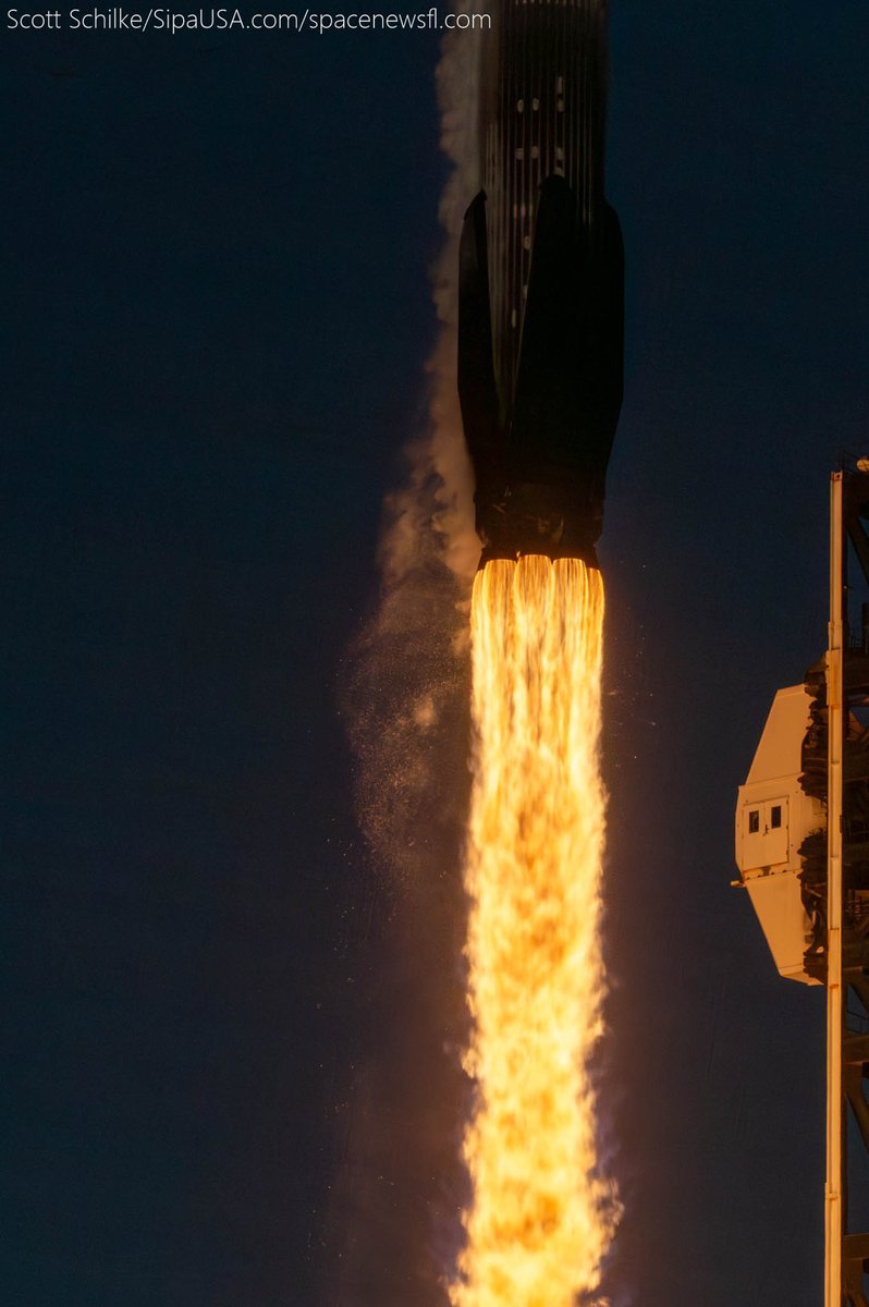 SchilkeScott's tweet image. Up &amp;amp; Down B1094-7 SLC-40 4-11-26 NG-24!
#SpaceX 
#NASA #Cygnus #ISS #NorthrupGrumman 
@maximum_Q