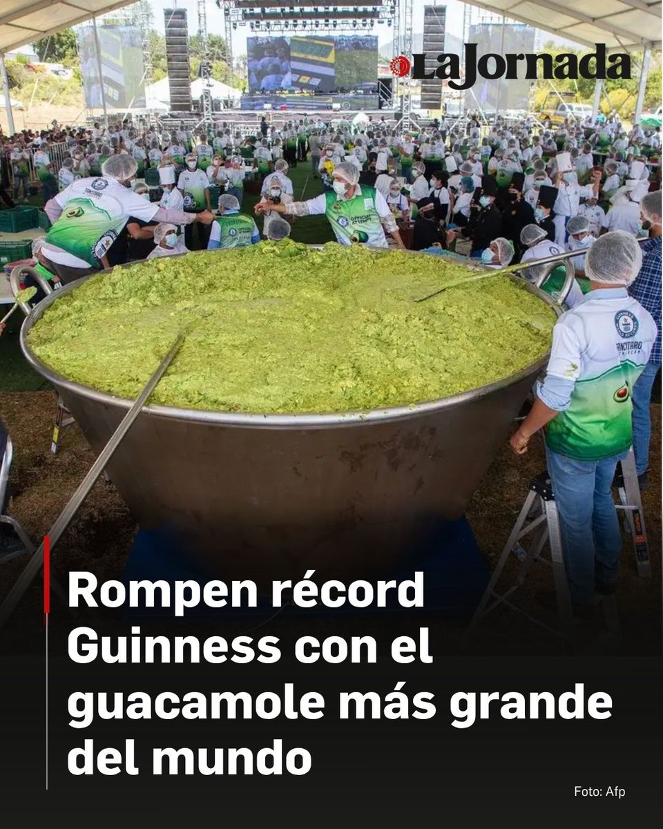 🥑 #Michoacán | En el municipio de Tancítaro, conocido como la Capital del Aguacate por ser el principal exportador de este fruto, más de 800 voluntarios se reunieron este 10 de abril para lograr la hazaña histórica de preparar el guacamole más grande del mundo.

Con toneladas