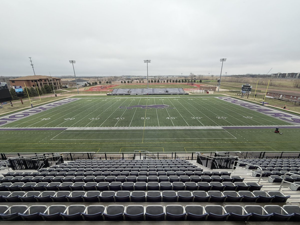 Amikk46's tweet photo. I had an amazing visit today at USF! It was super fun learning about the Cougars culture and program. Thank you  @Coach_Lueds for the invite!  

@JimGlogowski @CoachJ_USF @USFCougarsFB  

@PrepRedzoneDAK @sdfbca https://t.co/o91atZVQuV