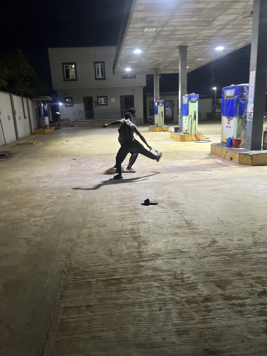 Emmanuel 💫 tweet media