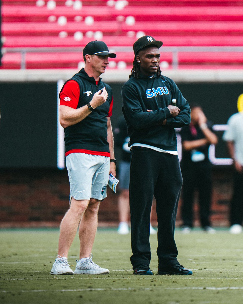 SMUFB's tweet photo. Always good having our guys back on The Hilltop! https://t.co/hQfpLPtCc1