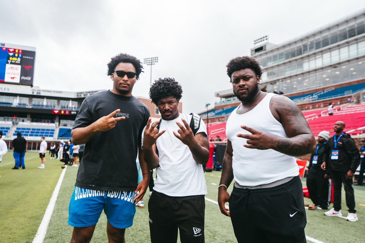 SMUFB's tweet photo. Always good having our guys back on The Hilltop! https://t.co/hQfpLPtCc1