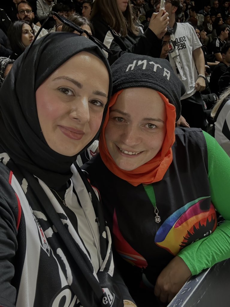 𝒮̧𝒰𝐿𝐸 tweet media