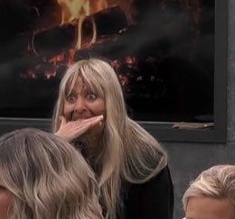 𝑙𝑎𝑢𝑟𝑎 tweet media