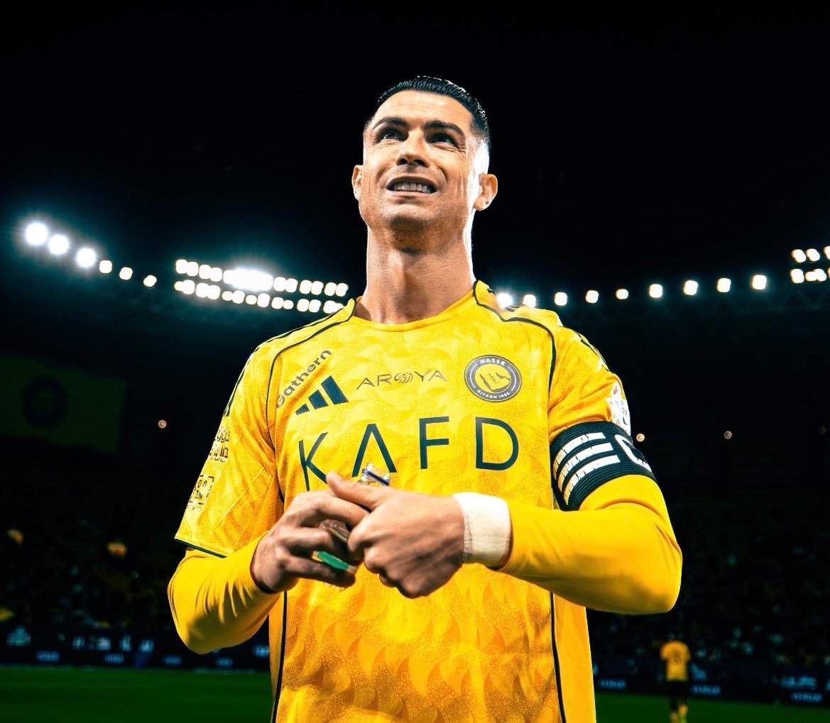 Precious tweet media