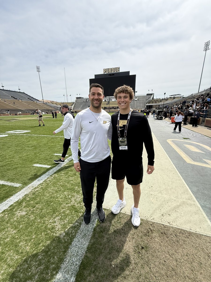 Ralphie Puccinelli 6’4”- 220lbs QB 27’ tweet media