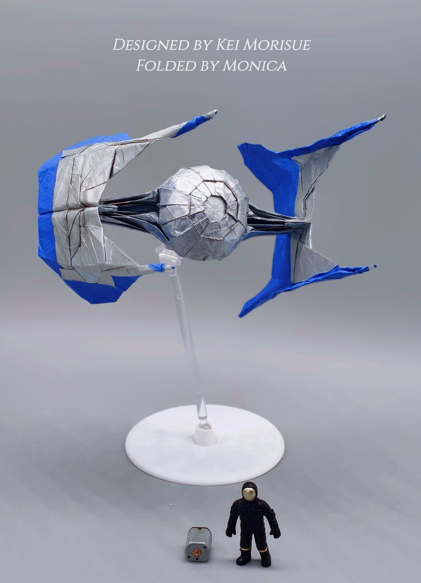 Tie Interceptor
Designed by <a href="/keimorisue/">Kei Morisue</a> 
Folded by Monica
#origami