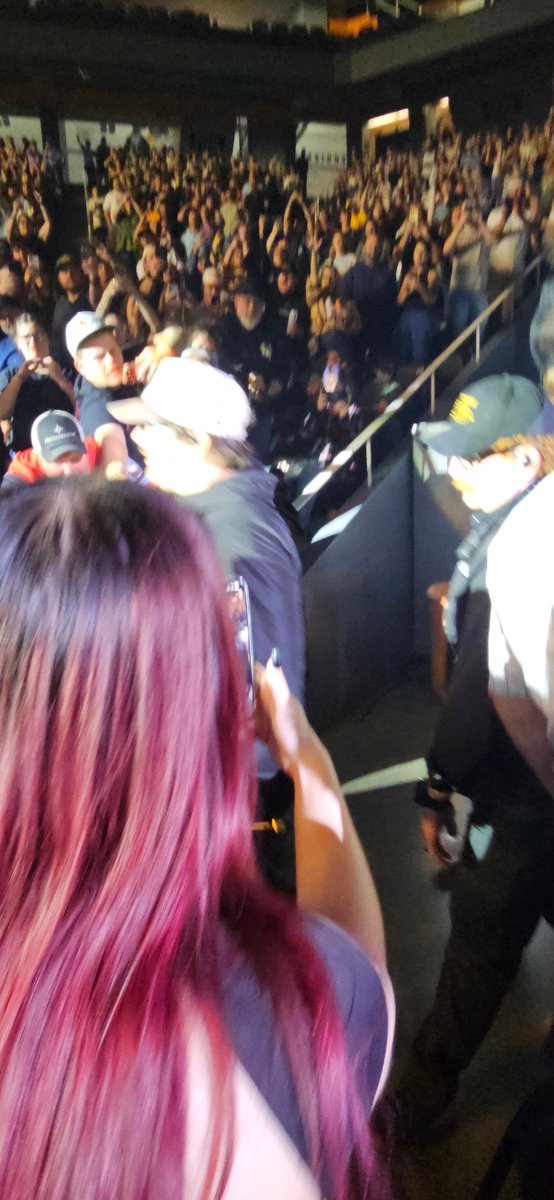 bradleymd79's tweet photo. So close to Hardy. https://t.co/XR0z4irohl