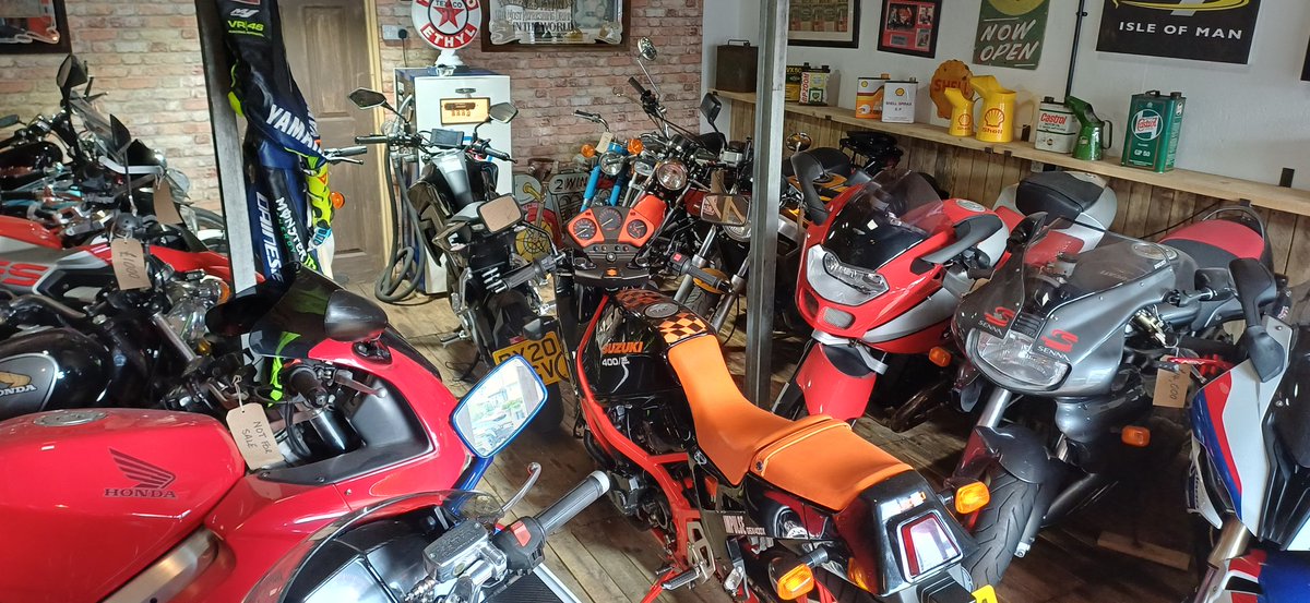 Robert Lloyd Arty tweet media