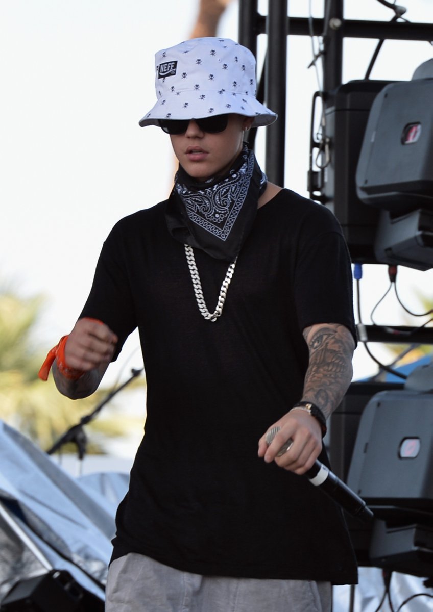 Happy Bieberchella Day to all who celebrate 💜

What songs are you hoping he performs tonight?

(📸 Getty)