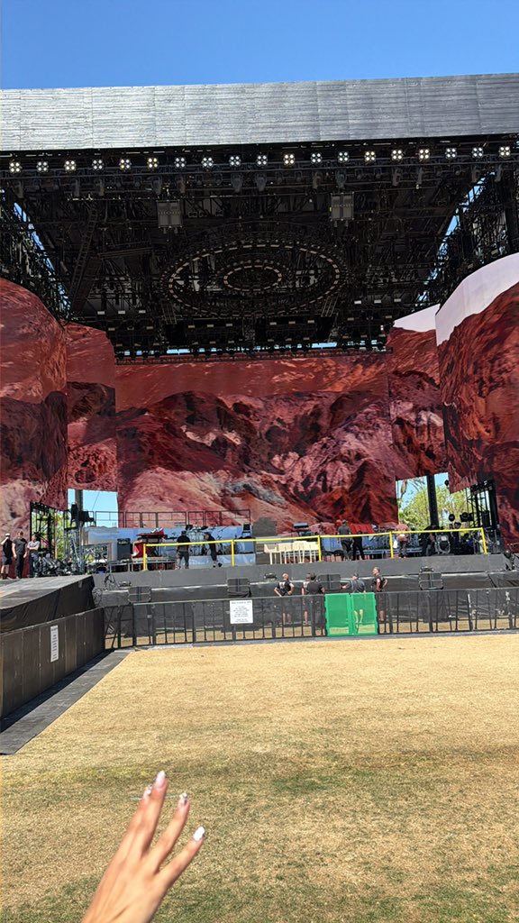 𝐣𝐚𝐝𝐞 tweet media