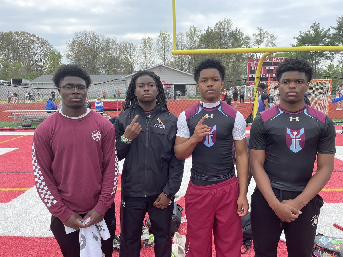 DeSmetTrackXC's tweet photo. The 4x100 team of Tayvon Gregory, Gabe Ruffin, Cam Sharp and Rocky Sharp WIN the event at The All Catholic Meet with a season best time of 43.9 @DeSmetJesuitHS @DeSmet_ADBarker https://t.co/5rdJBX0s8B