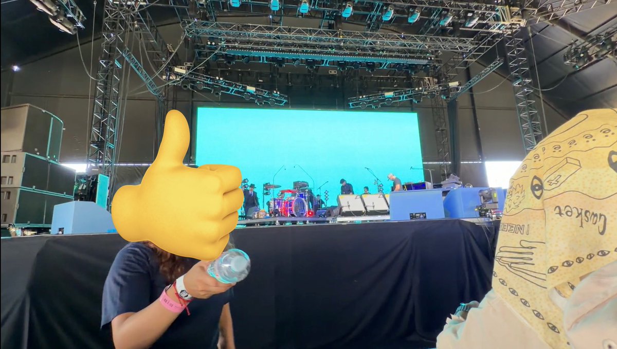 얘들아 이게 뭐게
코첼라 1열 시야