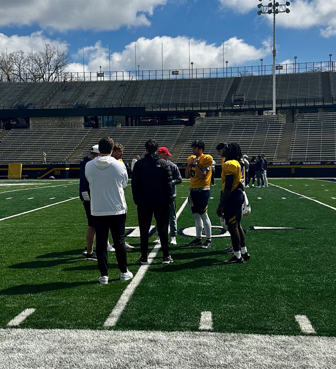 bradymaxwellqb's tweet photo. Had a great time at the @ToledoFB spring practice this morning. It was great to meet the new staff. @PerrysburgFB @dirk_conner @Rockets_Recruit @AllenTrieu @TomLoy247 @JaredLuginbill https://t.co/GBzgC6xMKp