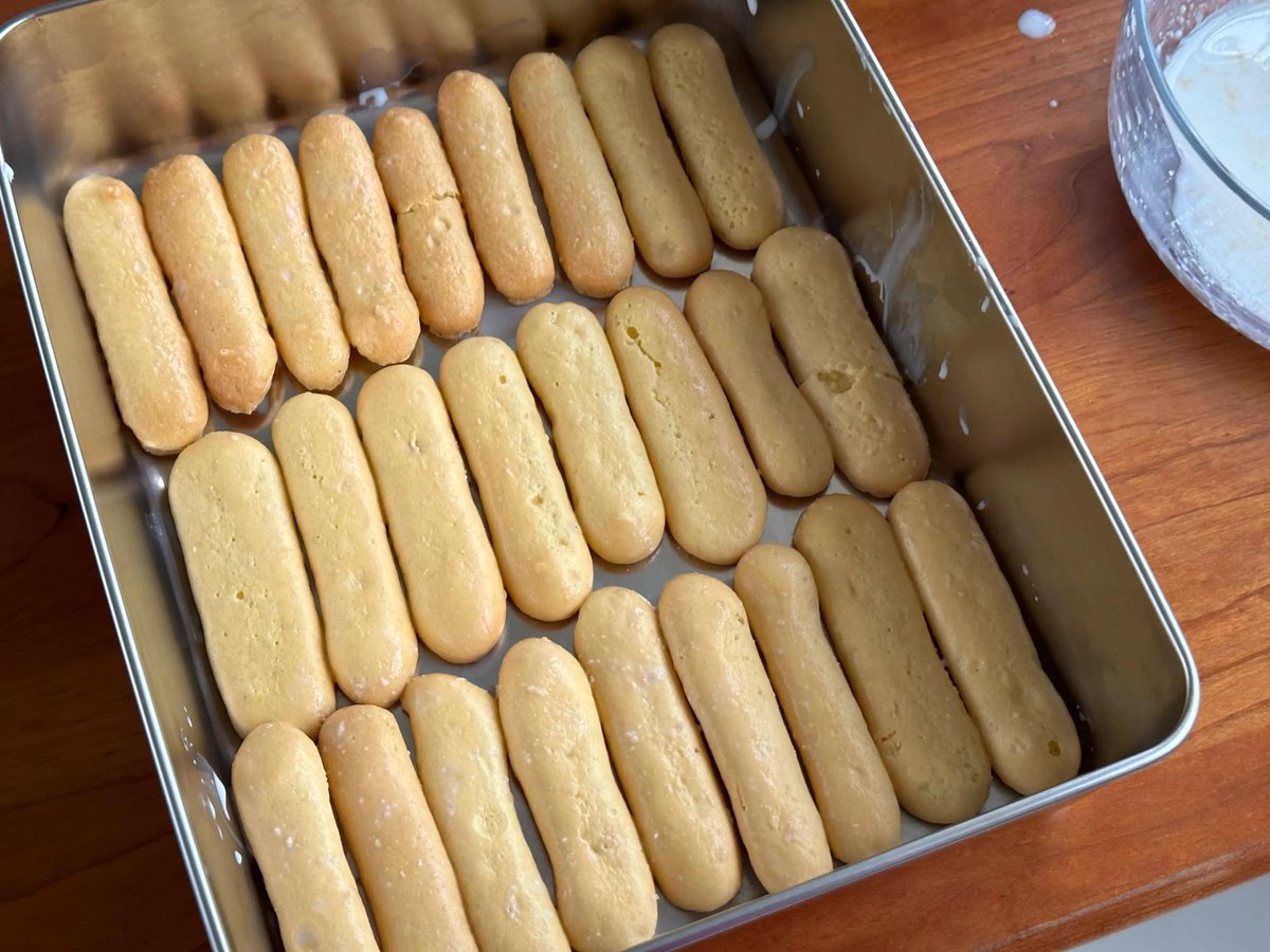 robe rouge tweet media