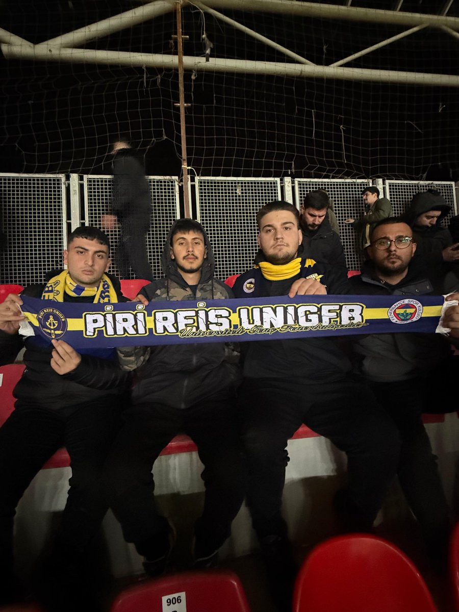 GİTTİĞİN YERDE YALNIZ KALMA DİYE!

Fenerbahçemizi kayseri deplasmanında yanlız bırakmadık.

#UNIGFB