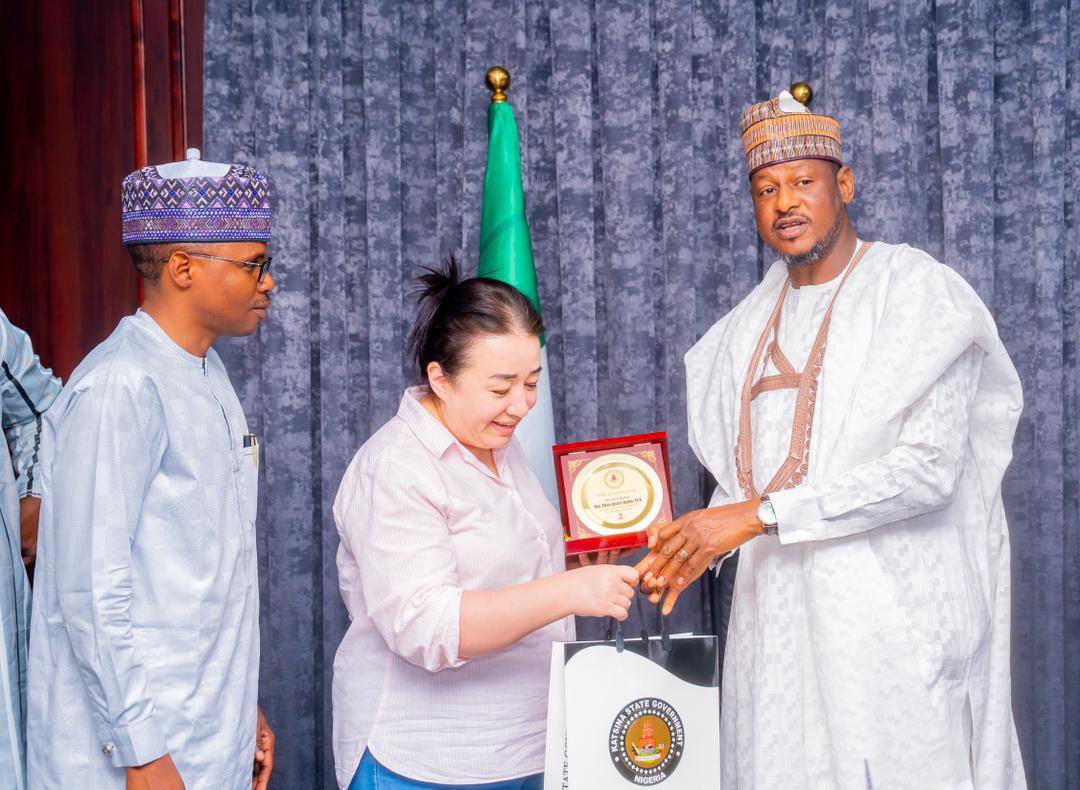 dikko_radda's tweet photo. Agriculture is the backbone of livelihoods for many of our people, and transforming the sector remains one of our top priorities in Katsina State. Yesterday, I received a delegation from the Islamic Development Bank led by Dr. Masuda Saidova during their working visit to our state.

I assured that Katsina is not waiting for external support alone. We are investing our own resources, building strategic partnerships, and implementing practical solutions that will strengthen agriculture, create jobs, and reduce poverty.

Our interventions include subsidised fertiliser for farmers, improved seeds, extension services with over 800 trained personnel, irrigation support through tube wells and solar-powered pumps, livestock programmes for women and rural households, and expanded mechanised farming.

We believe agriculture is central to food security, economic growth, and tackling unemployment and insecurity by productively engaging our youths.

I appreciate the Islamic Development Bank delegation for recognising our efforts and for their commitment to support large-scale agricultural hubs that will boost food production, create opportunities, and improve livelihoods across Katsina State.