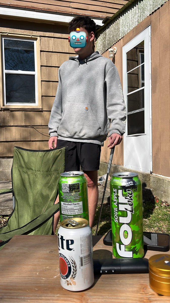 Ron_Mexico22's tweet image. Second loko cracked and it isn’t even 5 #ShuttingDown #BedPisser