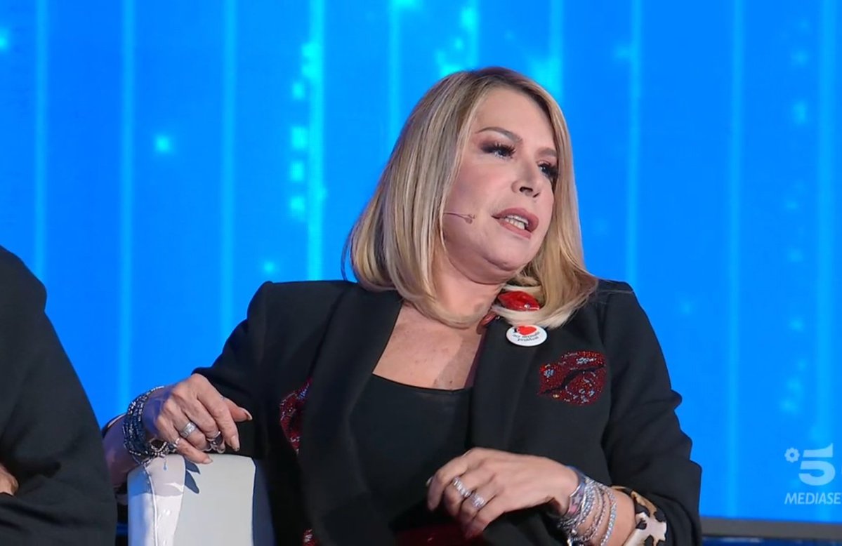 IlMondodellaTV's tweet image. #Gigi: "Un vincente trova sempre una strada, un perdente trova sempre una scusa"
#Anna: "Vedremo dove va a finire la strada" 👏👏
#amici25