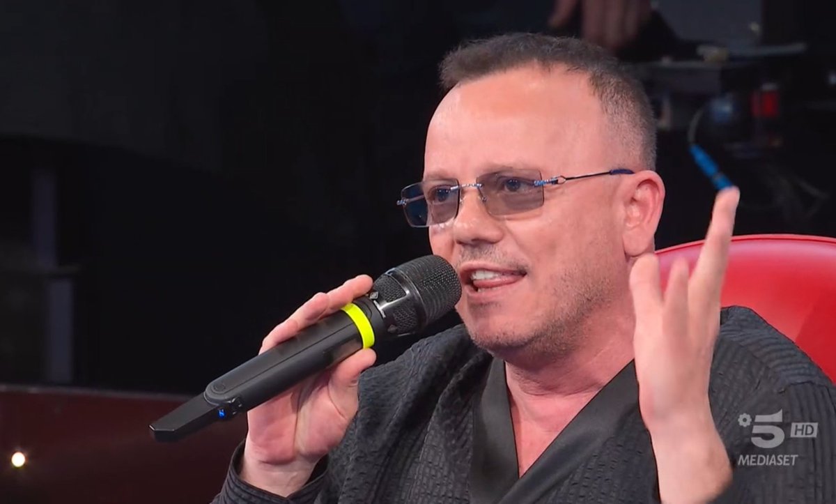 IlMondodellaTV's tweet image. #Gigi: "Un vincente trova sempre una strada, un perdente trova sempre una scusa"
#Anna: "Vedremo dove va a finire la strada" 👏👏
#amici25