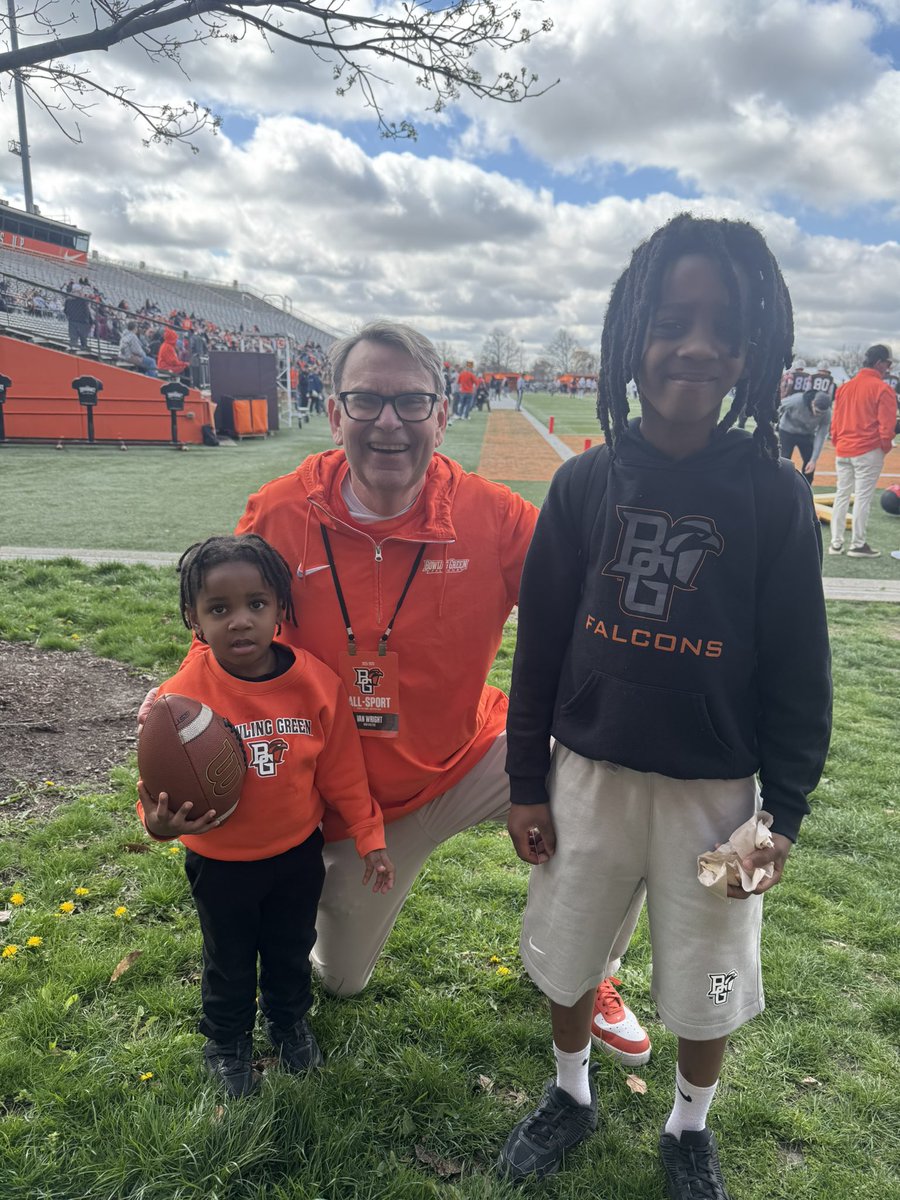 _TravisGreene's tweet photo. Always good to be back home! AyZiggy!! @BG_Football 
@VanFalcon1 appreciate you forever my guy! https://t.co/GoJmmiJnMk