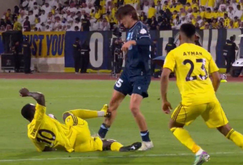 سعود tweet media