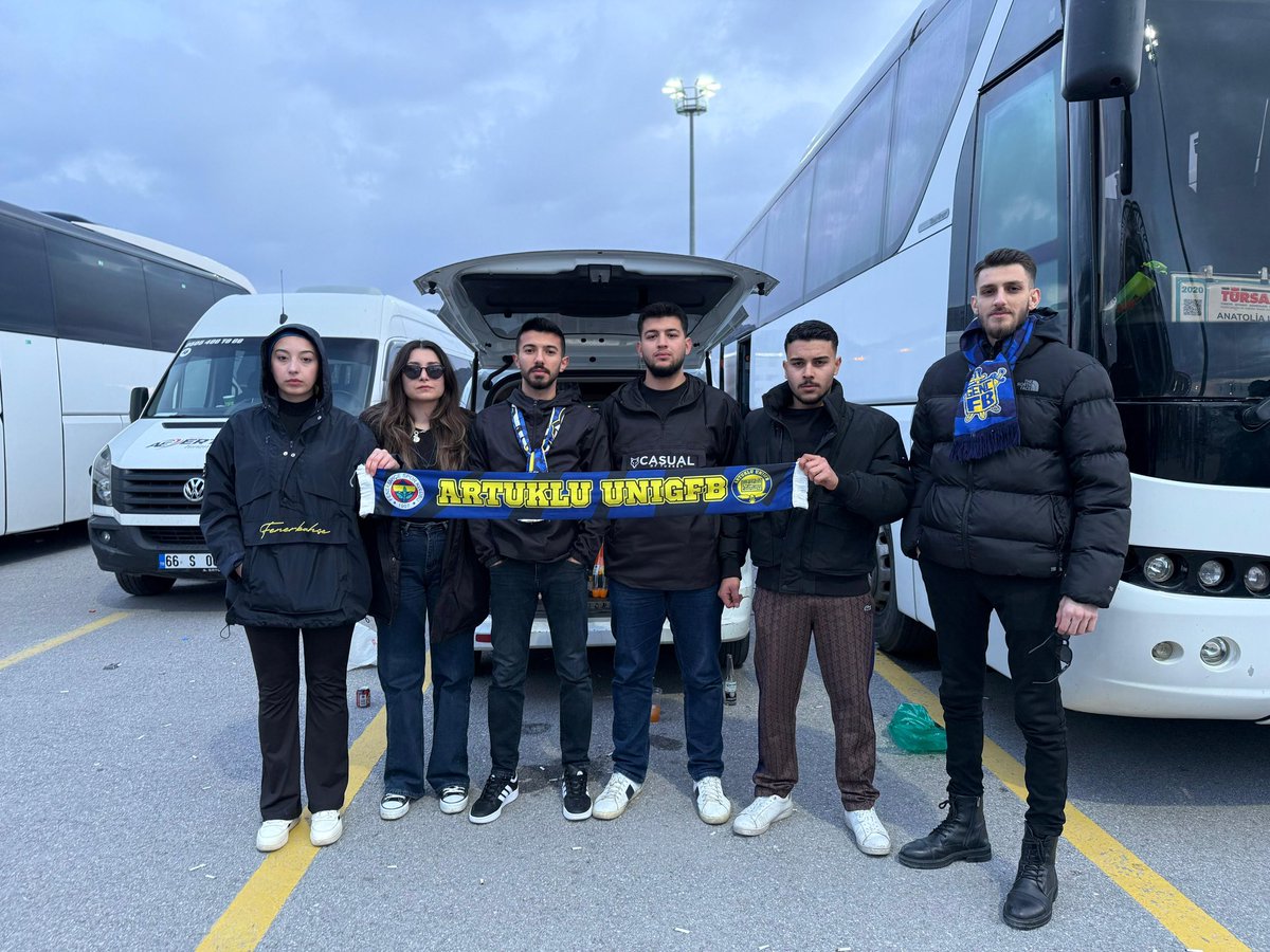 artukluunigfb's tweet photo. FENER İÇİN FENER!
Artuklu UNIGFB olarak Fenerbahçemizin kayseri maçında da deplasman tribünlerinde yerimizi aldık.
#UNIGFB #ArtukluUNIGFB https://t.co/k4zkiIoSIv