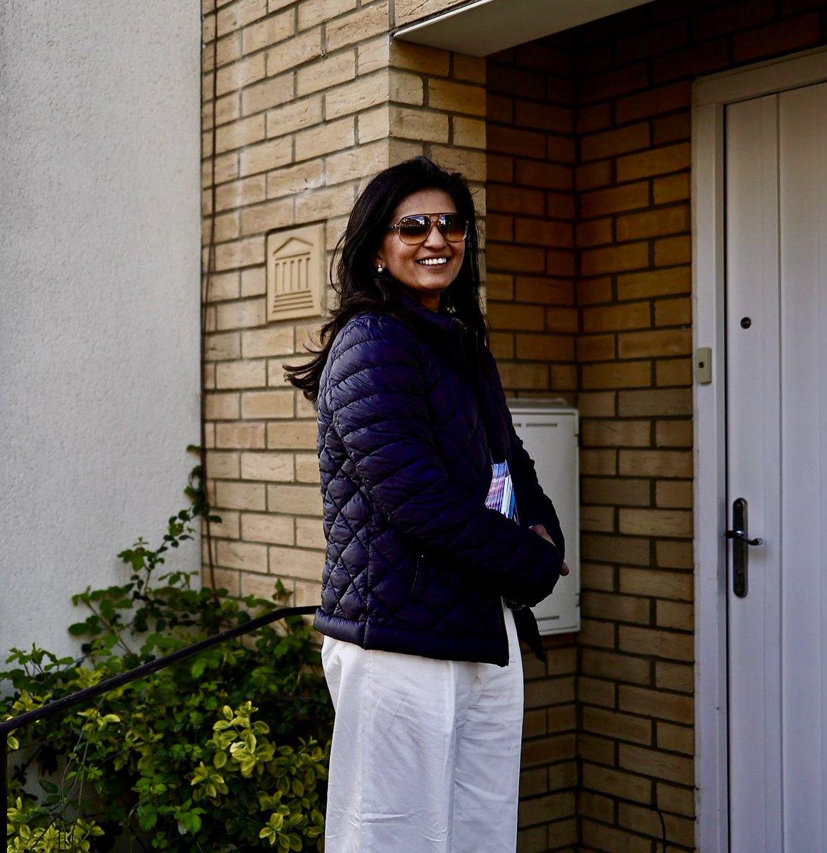 Shazna_Muzammil's tweet image. Afternoon in Tattenhoe 💙 with @Blake_MidBeds and friends from across the border. 

As always lovely to catch up with residents and ever so grateful for their time.  

#LoveMK
#VoteConservative #LocalElections