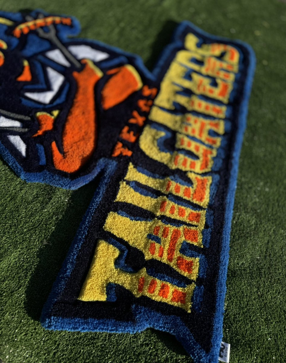 acartnz7's tweet photo. Texas Tailgaters Rug @BananaBall_ @TXTailgaters 
#baseball #savannahbananas #rugtufting #texastailgaters https://t.co/P39VkZ9RwV